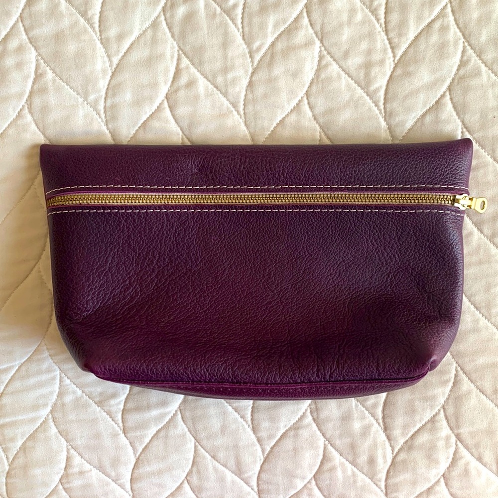 UNICORN HTF PORTLAND LEATHER XL MAKEUP BAG PLUM PURPLE!!!